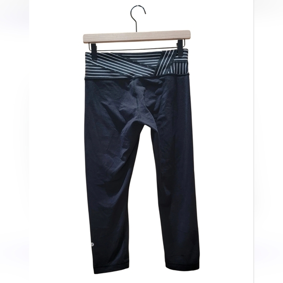 Lululemon Wunder Under Black Crop Legging 6 - Picture 6 of 10
